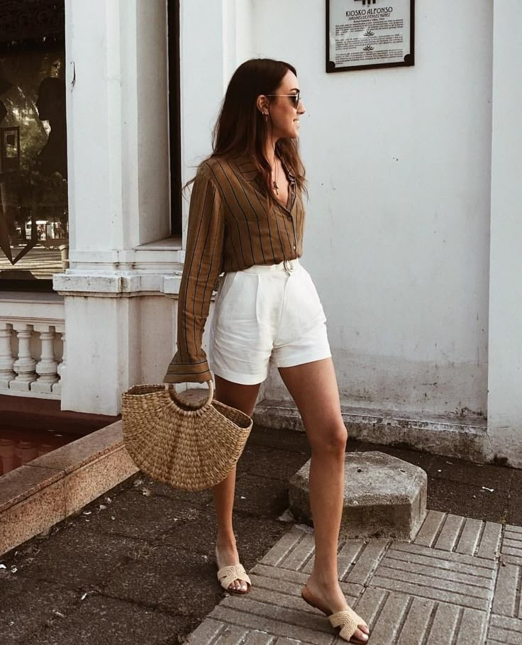 Chique Outfit, Beachwear Collection, Brown Shirt, Teenage Fashion, Outfit Trends, 가을 패션, Mode Inspiration, Outfit Casual, Style Outfits