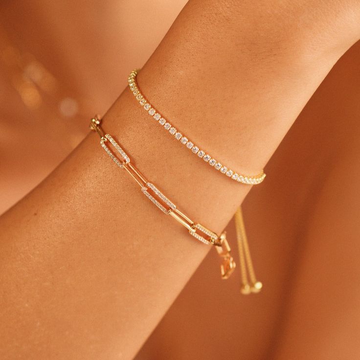 Perfect for everyday wear 7 inches Paperclip Bracelet, New Gold Jewellery Designs, Fancy Jewellery Designs, Cz Bracelet, Gold Bracelet For Women, India Jewelry, Jewelry Fashion Trends, Fancy Jewellery, Unique Bracelets