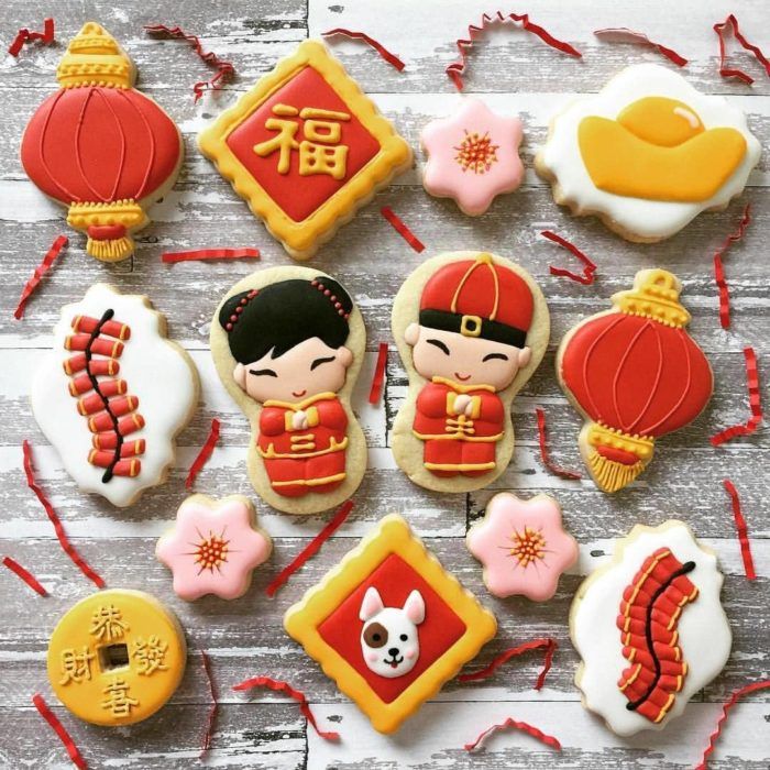 Chinese Cookies, New Year Cookies, Cherry Blossom Party, Chinese New Year Cookies, Royal Icing Templates, Japanese Party, Asian Party, New Years Cookies, Chinese New Year Party