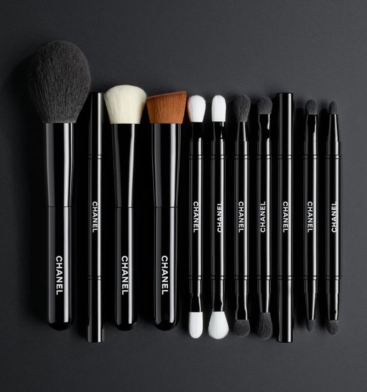 Les Pinceaux de CHANEL Makeup Brushes - Makeup | CHANEL Chanel Makeup Brush Set, Chanel Brush Set, Chanel Make Up Brushes, Expensive Makeup Brushes, Dior Makeup Brushes, Luxury Makeup Brushes, Mackup Brushes, Dior Brushes, Coco Chanel Makeup