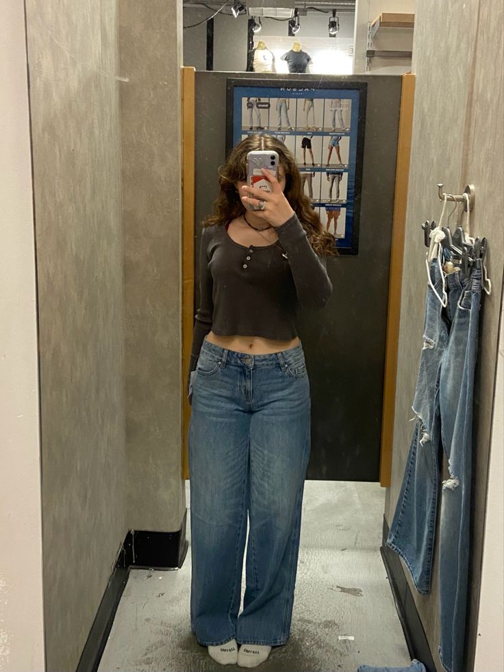 Midsize Jeans Outfit, Medium Size Body Outfits, Chubby Girl Outfits, Curvy Casual Outfits, Neat Casual Outfits, Swaggy Outfits, Simple Trendy Outfits, Curvy Outfits, Basic Outfits