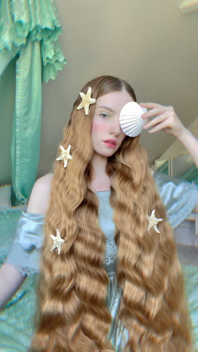 Mermaid Hairstyles For Long Hair, Sirencore Hairstyles, Mermaidcore Hairstyles, Mermaid Brushing Hair, Lagoona Redesign, Mermaidcore Hair, Short Mermaid Hair, Mermaid Core Hair, Wavy Mermaid Hair