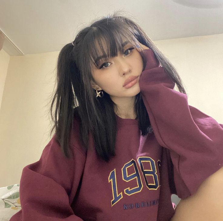 asian girl wearing half up pigtails hairstyle with bangs Half Up Pigtails, Pigtails Hairstyle, Hairstyle Bangs, Half Up Half Down Short Hair, Girl With Pigtails, Concert Hairstyles, Pigtail Hairstyles, Hair Stylies, Oversized Crewneck