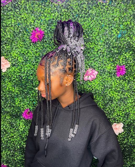 Bob Braids With Beads, Knotless W Beads, Hair Braid Patterns, Black Kids Braids Hairstyles, Parting Hair, Short Box Braids Hairstyles, Big Box Braids Hairstyles, Goddess Braids Hairstyles, Bob Braids