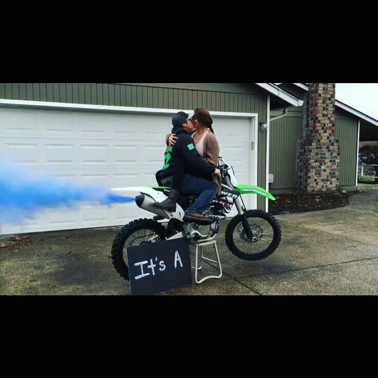 Dirt Bike Gender Reveal, Motocross Baby, Bow Gender Reveal, Gender Announcements, Gender Reveal Ideas, Baby Reveal Party, Gender Party, Baby Gender Reveal, Random Image