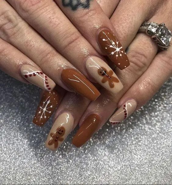 21 Holiday Nail Ideas for 2023 - Lauren Erro Trending Acrylic Nails Christmas, X Mas Nails Christmas Ideas, Cute Nails For December, Nails Krismas, Cute Nail Ideas Winter, Seasonal Nail Ideas, Holiday Nails Aesthetic, Nails Inspiration Disney, Christmas Builder Gel Nails