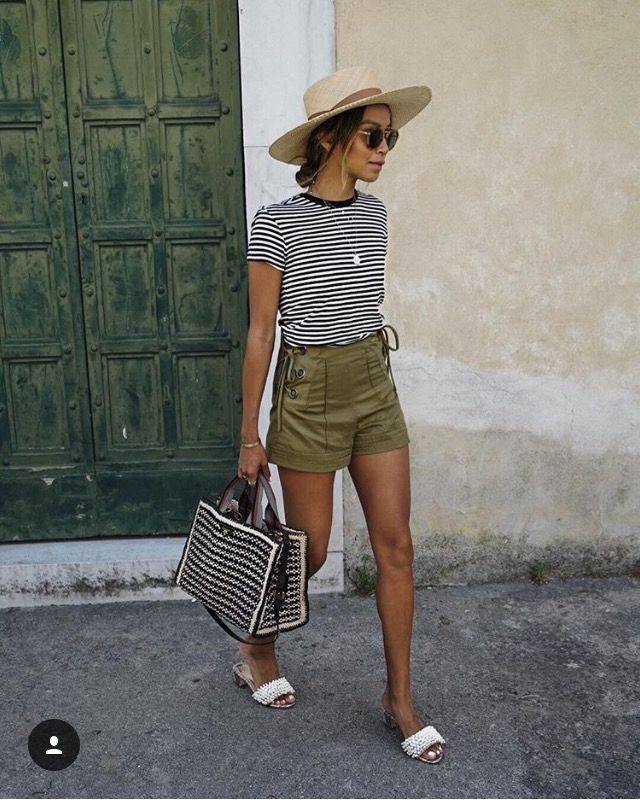 Green Shorts Outfit, Sincerely Jules Style, Julie Sarinana, Shorts Outfit, Fashion Weeks, Weekend Vibes, Green Shorts, Mode Inspiration, Instagram Foto