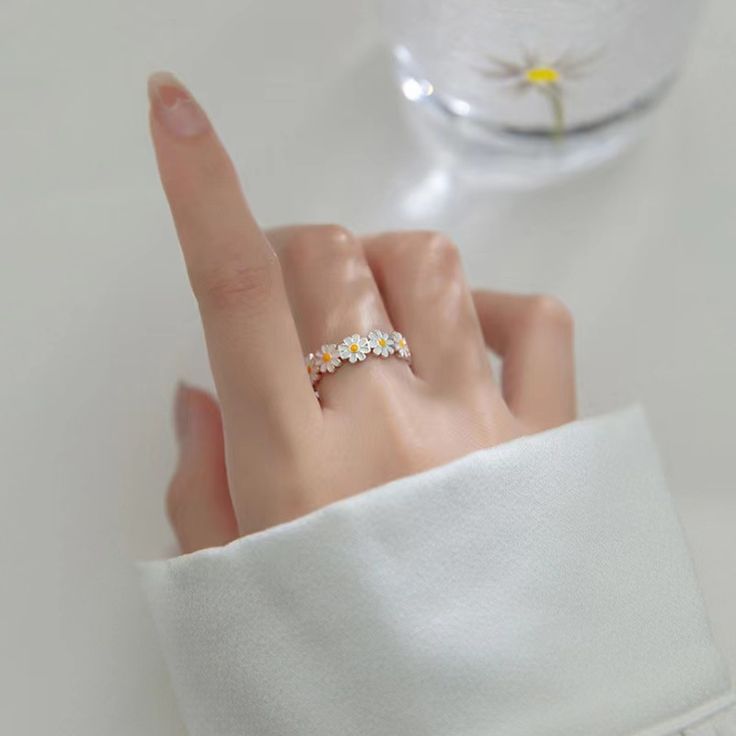 Daisy Ring Forest Series Small Fresh White Flower Drip Oil Ring Cross border Korean Edition Women's Open Flower, Sunflower Ring, Daisy Ring, Cute Rings, Delicate Rings, Minimalist Rings, Open Ring, Flower Ring, Blue Rings