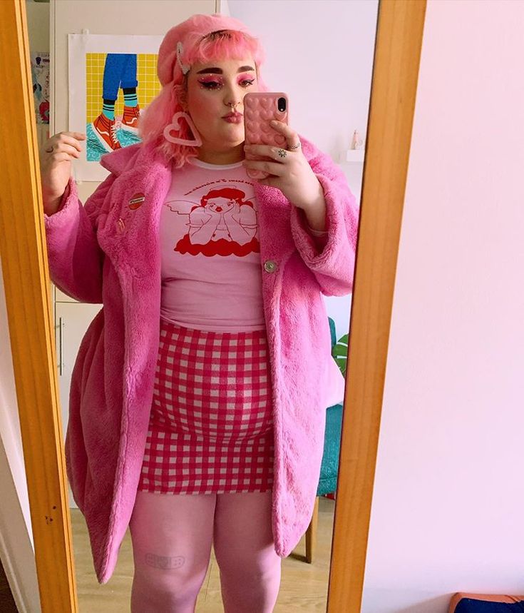 Anisa (@okrastew) • Instagram photos and videos Fat Alternative Fashion, Plus Size Cute Outfits, Plus Size Indie, One Friend, Twin Beds, Queen Size Bed, Funky Fashion, Fashion Mistakes, Mid Size