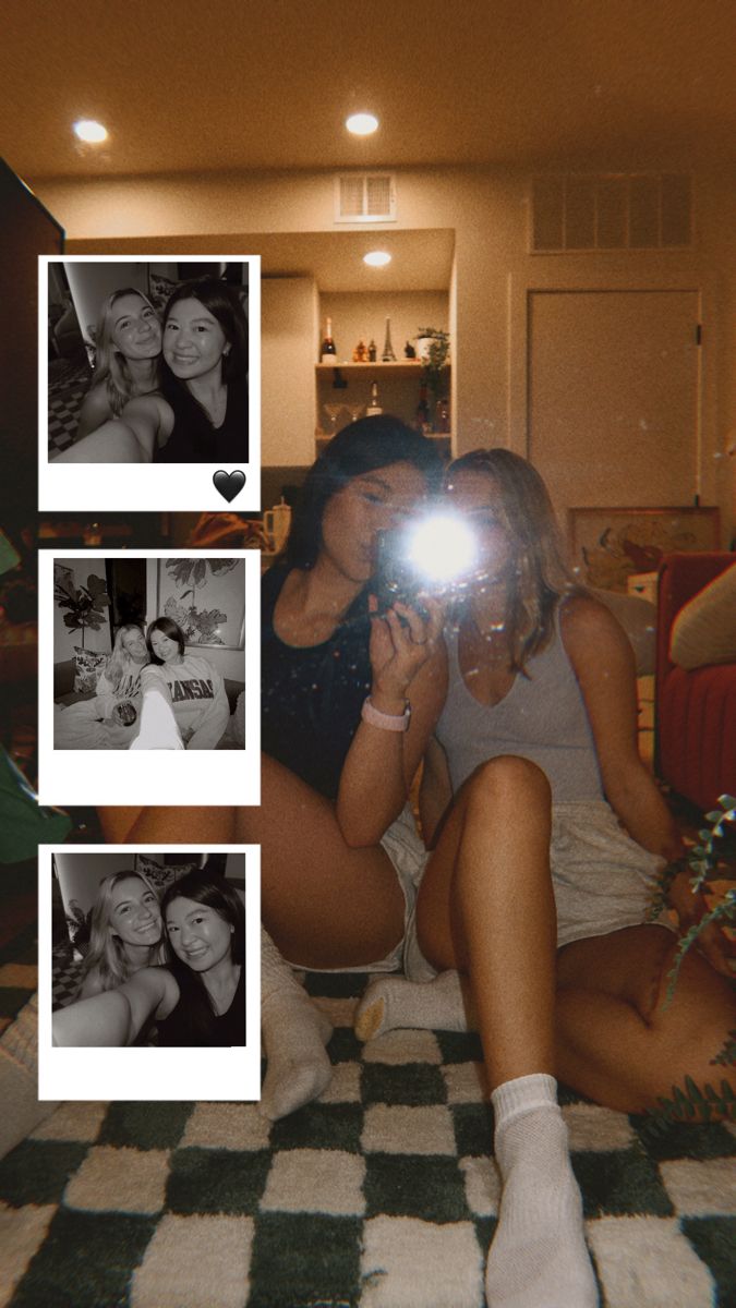 Two friends taking mirror selfie with digital camera sitting on the floor. Pictures edited with filter. Black and white and filmy vibe. Polaroid collage with 3 photos on top of one selfie. Best Friend Collage Instagram Story, Ig Story Multiple Pictures Ideas, Instagram Edit Story Idea, 2 Pictures Instagram Story Ideas, Friend Story Ideas Instagram, Idea For Ig Story, Pic Collage Instagram Story, Insta Story Ideas 2 Photos, Ig Story Idea With Friends