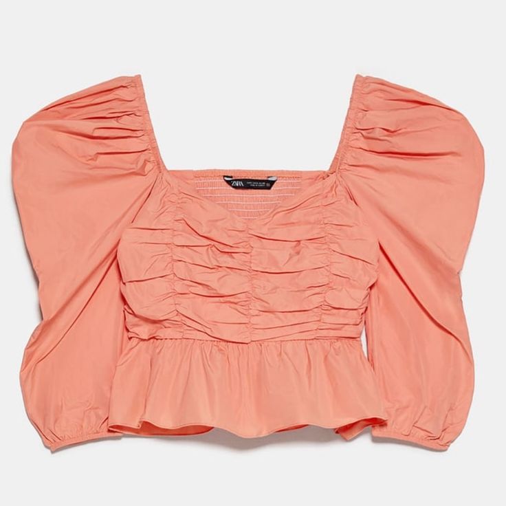 Has Side Zip! Trendy Spring Puff Sleeve Top With Ruffles, Trendy Puff Sleeve Top With Ruffles For Spring, Trendy Fitted Top For Brunch, Chic Fitted Top For Brunch, Spring Fitted Ruffle Top, Casual Fitted Blouse For Brunch, Elegant Pink Puff Sleeve Top For Spring, Casual Fitted Top Blouse For Brunch, Spring Brunch Fitted Top