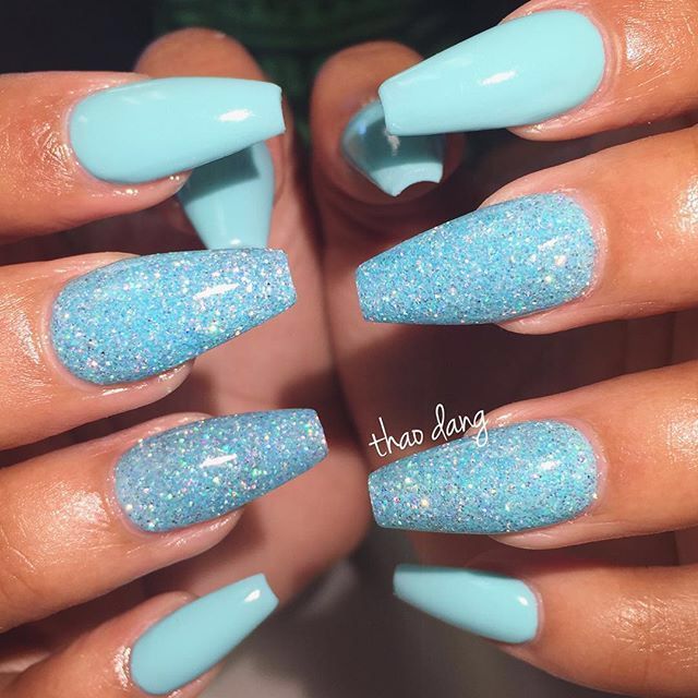 Baby Blue Nails With Glitter, Blue Nails With Glitter, Baby Blue Acrylic Nails, Stars Nails, Sns Nails Colors, Blue Glitter Nails, Nails With Glitter, Baby Blue Nails, Nagellack Trends