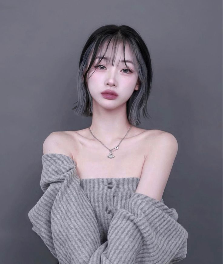 Hair Asian, Types Of Hair Color, Ash Hair Color, Hair Style Korea, 일본 패션, Girly Girl Outfits, Hair Due, Women's Portrait Photography, Short Hair Haircuts