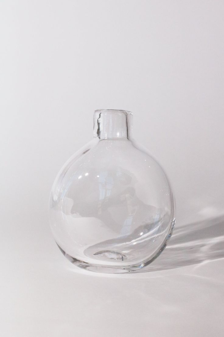 FRAMA-Clear-Round-Glass-Bottle-Shop-Sommer Serving Pitchers & Carafes, Clear Vase, Round Vase, Glass Carafe, Clear Glass Vases, Circle Shape, Glass Cup, Cut Flowers, Glass Bottle