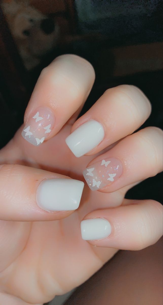 Gel Nails Easter, Graduation Nails Acrylic, Nails For Graduation, Simple Prom Nails, Graduation Nail Art, White Gel Nails, Butterfly Nail Designs, Natural Nail Designs, Summer Gel Nails