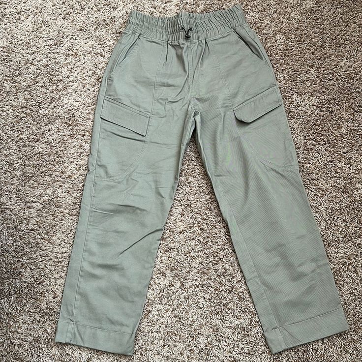 Size Med, Nwt Urban Outfitters Relaxed Fit Green Bottoms, Green Relaxed Fit Bottoms From Urban Outfitters, Urban Outfitters Cotton Bottoms With Side Pockets, Urban Outfitters Cotton Bottoms With Elastic Waistband, Urban Outfitters Green Cotton Bottoms, Urban Outfitters Cotton Cargo Bottoms, Urban Outfitters Casual Straight Leg Bottoms, Casual Urban Outfitters Pants With Elastic Waistband, Urban Outfitters Casual Relaxed Fit Pants