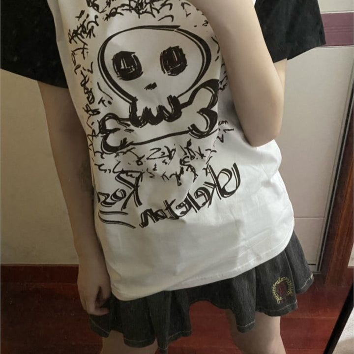 This Gothic Skull T-Shirt is made of soft fabric and features a bold skull print for a standout look. Constructed from premium materials, it's designed to offer optimum comfort and a great fit. Complete your outfit with this stylish and unique T-Shirt. Black Emo T-shirt For Halloween, White Emo Tops With Letter Print, Punk Skull Print T-shirt For Summer, Emo White Tops With Letter Print, White Emo Style Top With Letter Print, White Emo Top With Letter Print, Black Gothic T-shirt For Summer, White Gothic T-shirt For Streetwear, White Emo Style Top For Streetwear