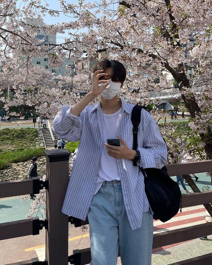 Korean Street Fashion Mens, Soft Boy Aesthetic Outfits, Korean Outfits Men, Aesthetic Guy Outfits, Boys Aesthetic Outfits, Soft Boy Outfits, Men Aesthetic Outfits, Soft Boy Aesthetic, Korean Street Fashion Men