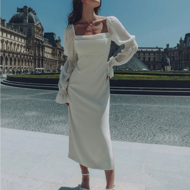 Lichi Blouson-Sleeve Bodycon Midi Dress Only Worn Once, Like New The Color Is More Ivory White Cargo Dress Pants, Work Outfits Frauen, Fall Outfits Y2k, Elegant Midi Dresses, Outfits Streetwear, Flare Long Sleeve, Engagement Dresses, Bodycon Midi Dress, Gathered Sleeves