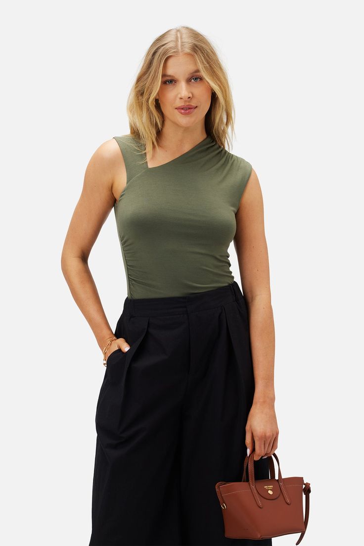 Olive Tank Top Outfit, Olive Green Tank Top Outfit, Green Sleeveless Top Outfit, Olive Green Top Outfit, Green Tank Top Outfit, Sleeveless Top Outfit, Green Top Outfit, Halter Tops Outfit, Olive Tank Top