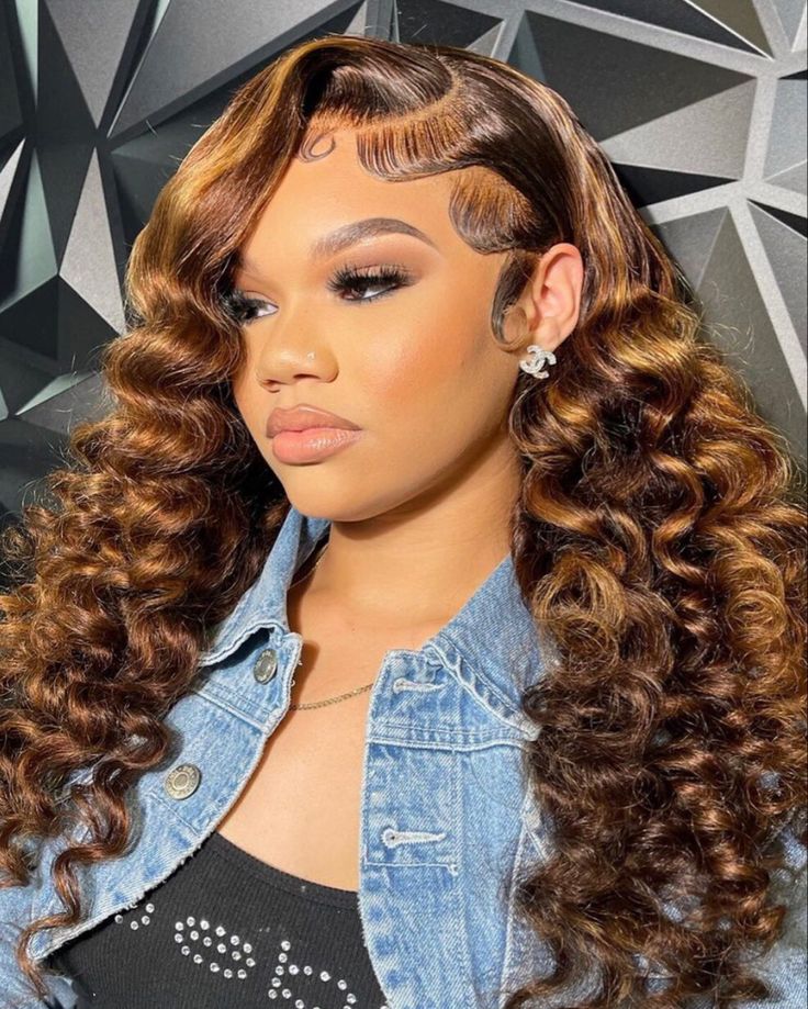 Blonde Weave Hairstyles, Curl Lace Front Wig, Colorful Highlights In Brown Hair, Blonde Highlights Curly Hair, Highlights Curly Hair, 13x4 Lace Front Wig, Frontal Wig Hairstyles, Curly Hair Wig, Curly Human Hair Wig