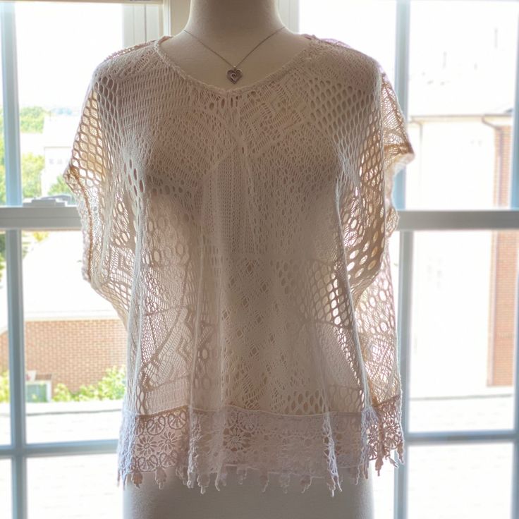 Nwot Fits Loose Beautifully Knitted Top Size S/P Casual Lace Crochet Top For Beach, Pointelle Knit Crochet Top For Beach, Vacation Crochet Lace Top One Size, Bohemian Textured Knit Top For Summer, Beach Crochet Top With Pointelle Knit, One Size Open Knit Tops, Beige Open Knit Crochet Top, Stretch Knit Crochet Top For Vacation, Stretch Open Knit Crochet Top