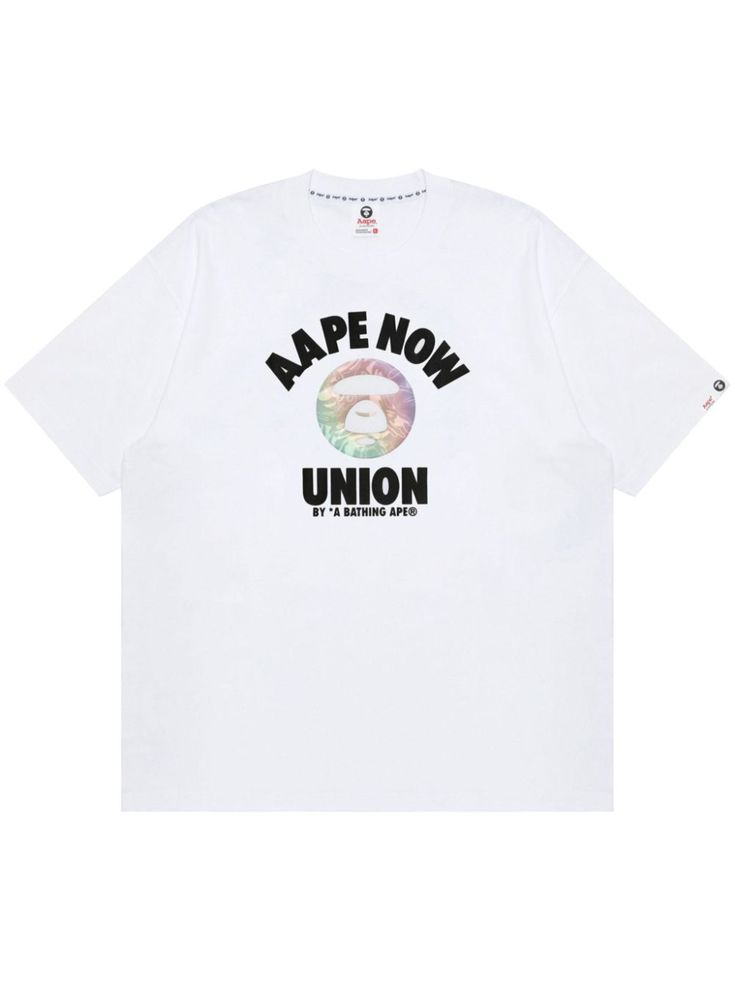 white cotton logo print at the chest crew neck short sleeves straight hem Bathing Ape, A Bathing Ape, Cotton Logo, T Shirt Vest, Logo Print, Cotton T Shirt, White Cotton, Printed Cotton, Cotton Tshirt