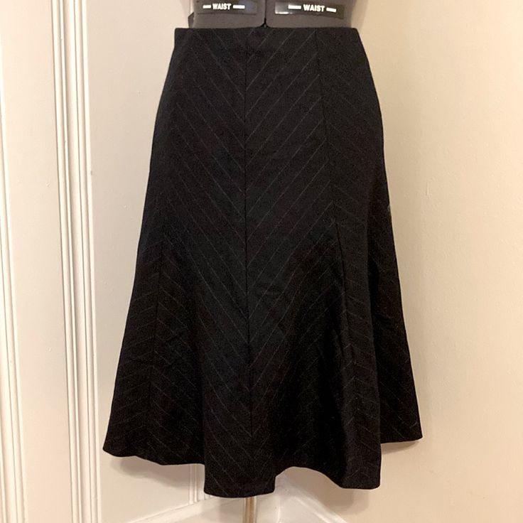 Ann Taylor Navy Stripped Skirt. Size 2p Elegant Striped Relaxed Skirt, Elegant Striped Midi Skirt, Striped Pleated Fitted Skirt, Striped Pleated Skirt For Work, Pleated Striped Skirt For Work, Striped Knee-length Skirt For Work, Striped Fitted Flared Skirt, Elegant Fitted Striped Skirt, Striped Fitted Midi Skirt