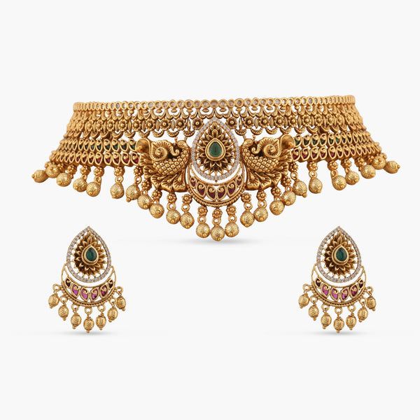 Antique Choker, Vintage Indian Jewelry, South Indian Bridal Jewellery, Wedding Jewellery Designs, Mary Pictures, Choker Necklace Designs, Cherry Hair, Gold Earrings Models, Fancy Jewelry Necklace