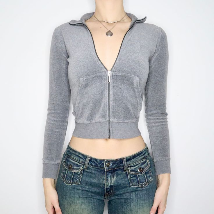 Y2K JUICY COUTURE Gray Zip Up (XS) - Imber Vintage Fitted Zip Up Hoodie, Fitted Zip Up, Grey Zip Up Outfit, 2000 Clothes, 2000s Japanese Fashion, Y2k Juicy Couture, Vintage Juicy Couture, Latina Fashion Outfits, Cropped Zip Up