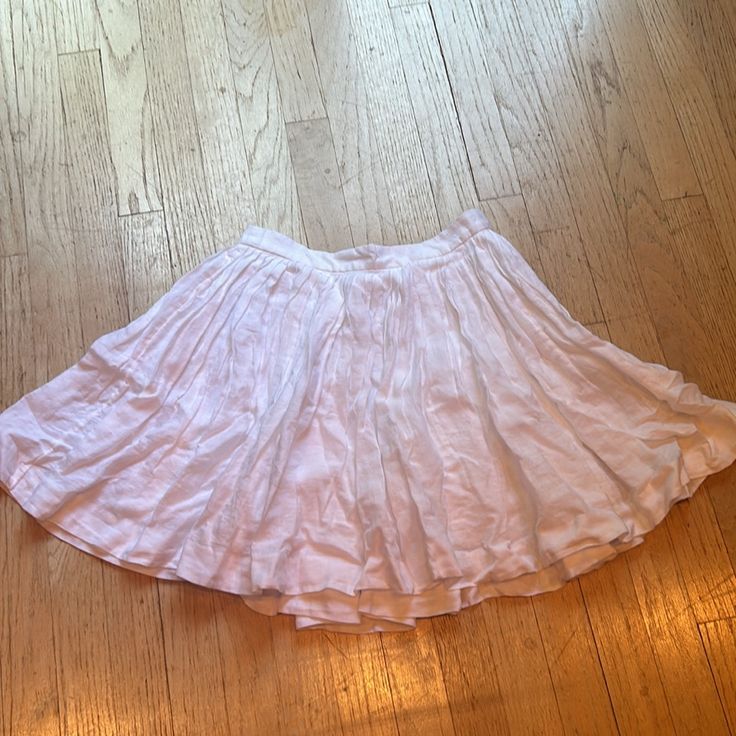 White Linen Full, Slightly Pleated Lined Skirt. Skirt Is Size 2, Hits About Mid- Thigh On Me (I Am 5’6””). Super Cute, Fun Summer Skirt! Flowy Short Skirt For Spring, Summer Daywear Pleated Skort, Pleated Skort For Summer Daywear, Summer Pleated Skort For Daywear, Spring Daywear Pleated Skort, White Full Mini Skirt For Summer, Spring Pleated Skort For Daywear, Pleated Skort For Spring Daywear, Spring Short Gathered Skirt