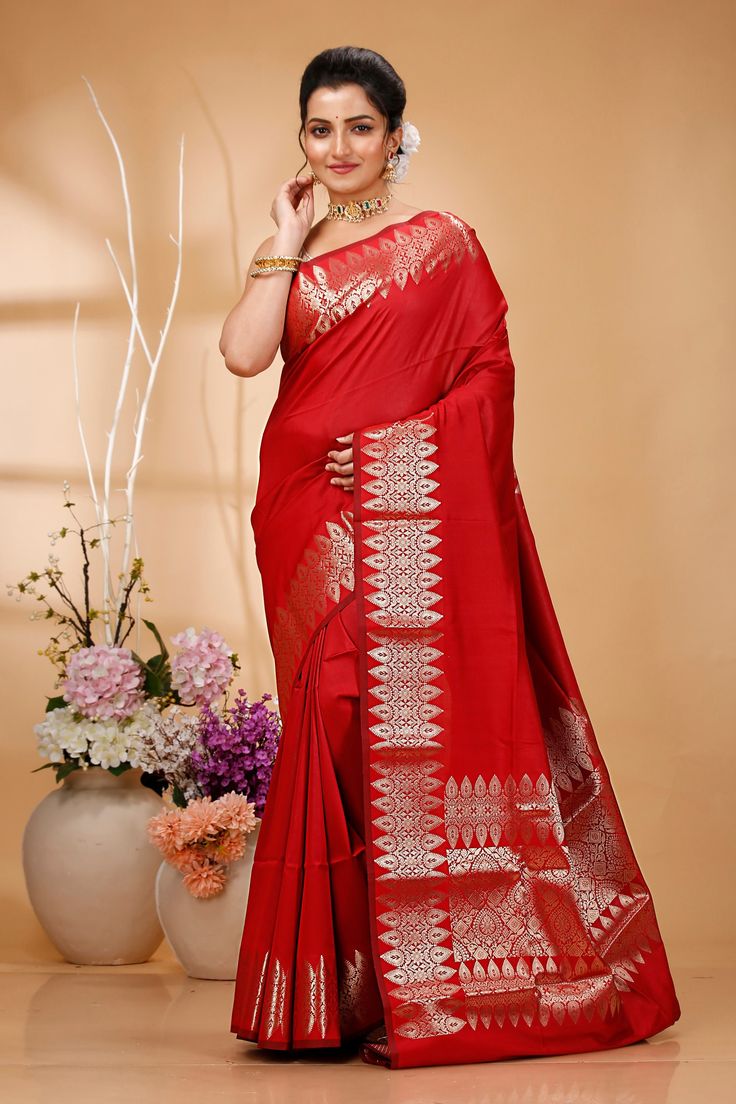 Elevate your ethnic wardrobe with this Exquisite Handwoven Banarasi Saree, a masterpiece of traditional Indian craftsmanship. Made from premium quality silk, this saree features intricate Zari work that showcases the rich cultural heritage of Banaras. Perfect for weddings, festivals, and special occasions, this Banarasi saree exudes elegance and sophistication. Each saree is meticulously handcrafted by skilled artisans, ensuring that every piece is unique and of the highest quality. The luxuriou Pure Silk Saree, Banarasi Saree, Zari Work, Party Wear Sarees, Banarasi Sarees, Draped Fabric, Pure Silk Sarees, Traditional Indian, Cultural Heritage