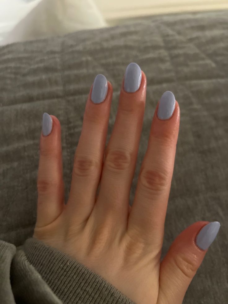 Nails On Olive Skin Tone, Short Oval Nails Spring, Plain Nail Colours, Really Simple Nails, Single Color Nails, Light Nail Colors, Light Colored Nails, Bad Nails, Solid Color Nails