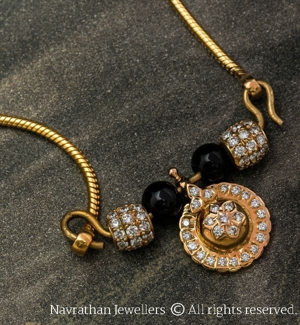 Antique Gold Jewellery, Jewellery Diy, Black Beads Mangalsutra Design, Gold Mangalsutra Designs, Gold Jewelry Stores, Mangalsutra Designs, Gold Pendant Jewelry, Black Beaded Jewelry, Antique Gold Jewelry