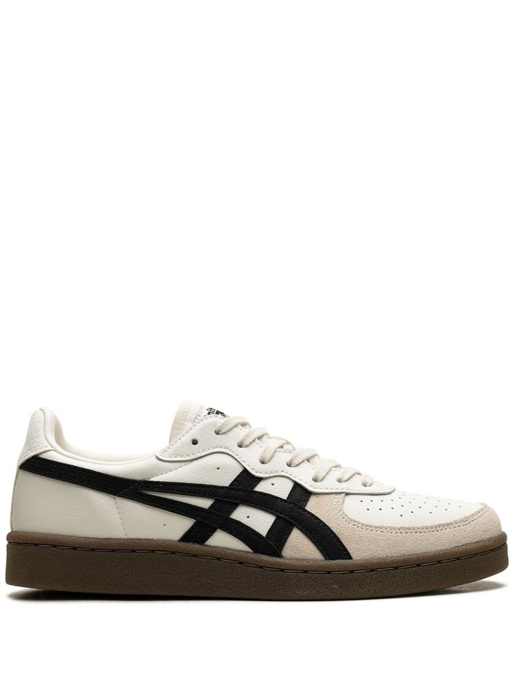 cream white calf leather/faux leather/calf suede signature Tiger stripes round toe front lace-up fastening logo-print tongue branded insole gum-rubber sole These styles are supplied by a premium and authenticated sneaker marketplace. Stocking only the most sought-after footwear, they source and curate some of the most hard to find sneakers from around the world. Onitsuka Tiger Sneakers, Onitsuka Tiger Slip On, Onitsuka Tiger Mexico 66 Black, Tiger Sneakers Onitsuka, Onitsuka Tiger Mexico Delegation, Gold Sneakers, Round Toe Sneakers, Onitsuka Tiger, Orange Cream