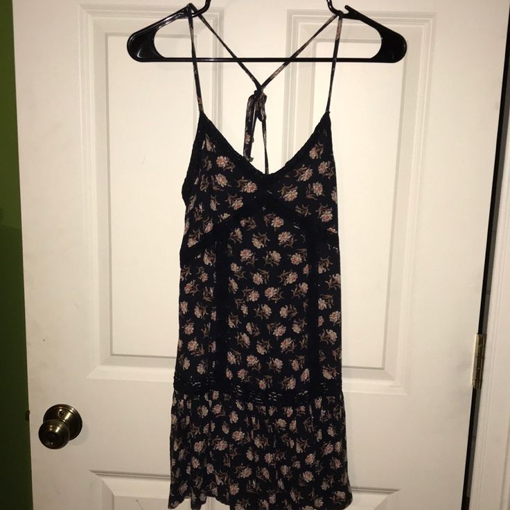 Never Worn Casual Black Sundress For Brunch, Casual V-neck Sundress For Night Out, Casual Floral Print Dress For Night Out, Casual Sundress For Night Out, Eagle Dress, American Eagle Dress, Dresses Xs, American Eagle Outfitters, American Eagle