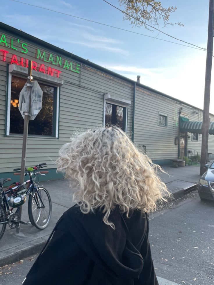 platinum curly hair Curly Bleached Hair Natural Curls, Curly Platinum Hair, Platinum Blonde Hair Curly, White Blonde Curly Hair, Bleach Blonde Curly Hair, Platinum Curly Hair Natural Curls, Short Curly Blonde Hair Aesthetic, Curly Platinum Blonde Hair, Platinum Curly Hair