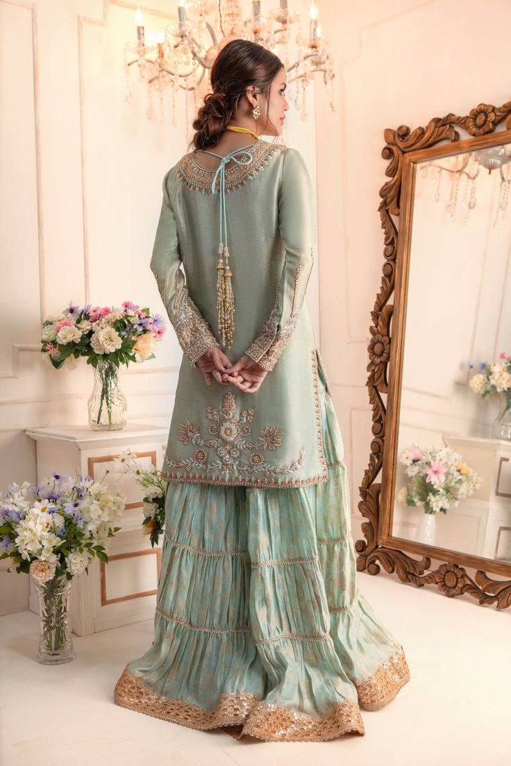 Tissue Dupatta, Pakistani Dresses Party, Dabka Work, Designer Outfit, Punjabi Outfits, Desi Aesthetic, Short Shirt, Pakistani Fashion Party Wear, Pakistani Wedding Dresses