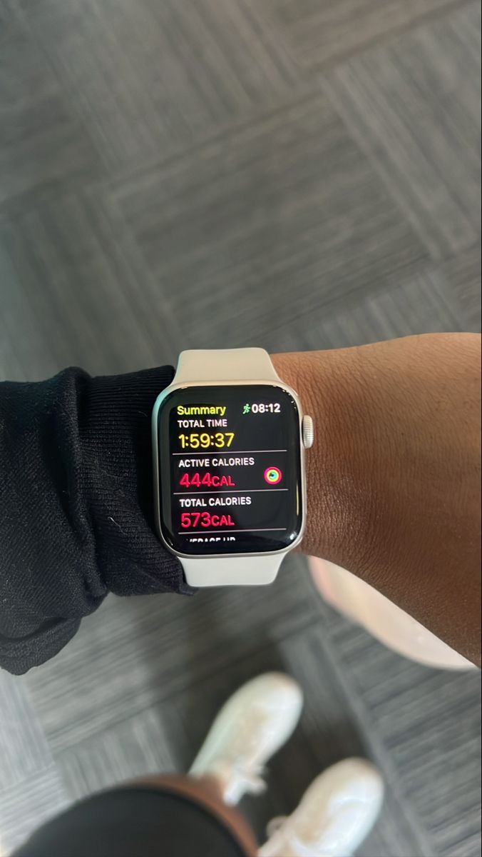 Apple Watch SE traditional weight lifting workout activity total active calories burned time worked out Apple Watch Exercise Aesthetic, Apple Watch Gym Aesthetic, Apple Watch Aesthetic Workout, Workout Apple Watch, Running Aesthetic Apple Watch, Apple Watch Fitness Goals, Fitness Watch Aesthetic, Apple Watch Running Aesthetic, Apple Watch Fitness Aesthetic