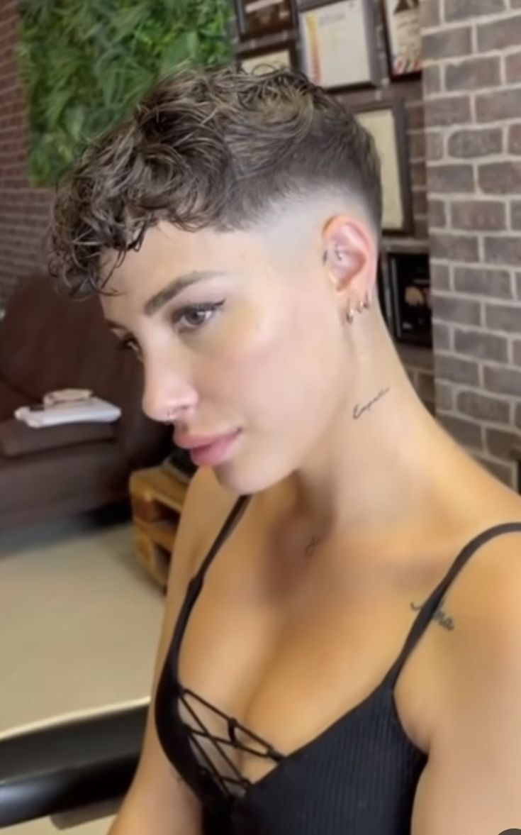 Female Tapered Fade, Growing Out A Fade Haircut Women, Womens Fade Haircut Short Hair Curly, Fade For Women, Fade Cut, Clipper Cut, Burst Fade, Short Dark Hair, Girl Haircut