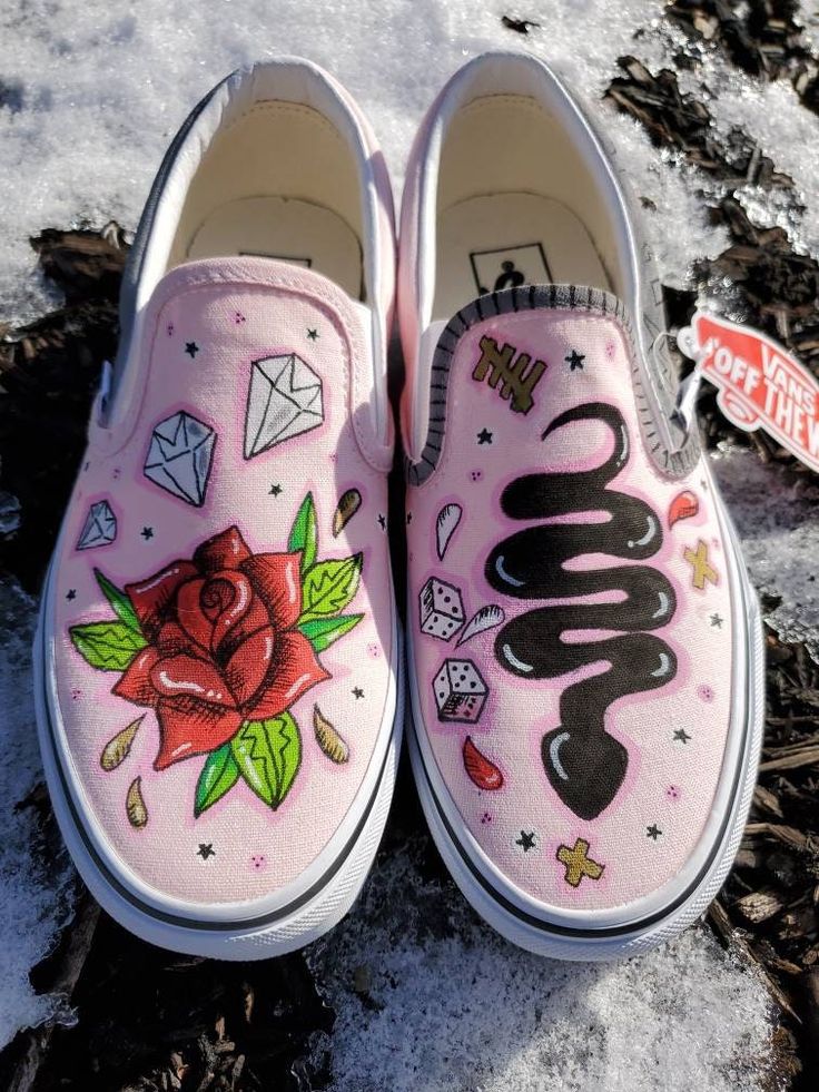 Custom Vans Slip On, Converse Art, Van Drawing, Customised Vans, Shoe Painting, Painted Shoes Diy, Painted Canvas Shoes, Shoes Art, Posca Art