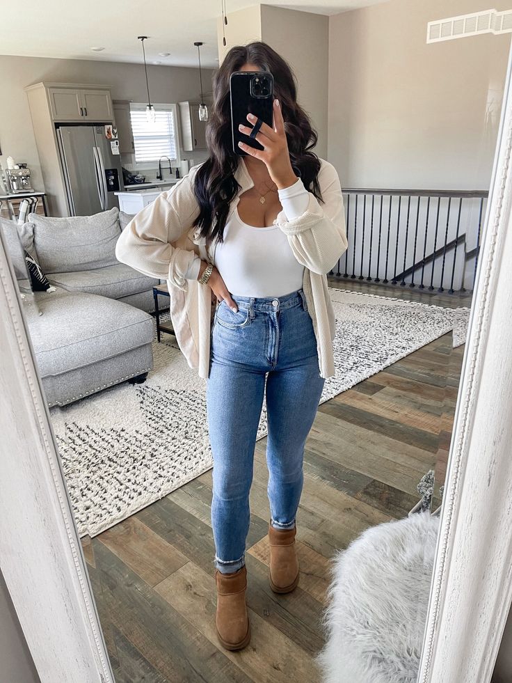 Shacket Outfit, Jeans Outfit Winter, Jeans Outfit Fall, Winter Fashion Outfits Casual, Body Suit Outfits, Outfit Inspo Fall, Fall Fashion Outfits, Casual Fall Outfits, Mom Outfits