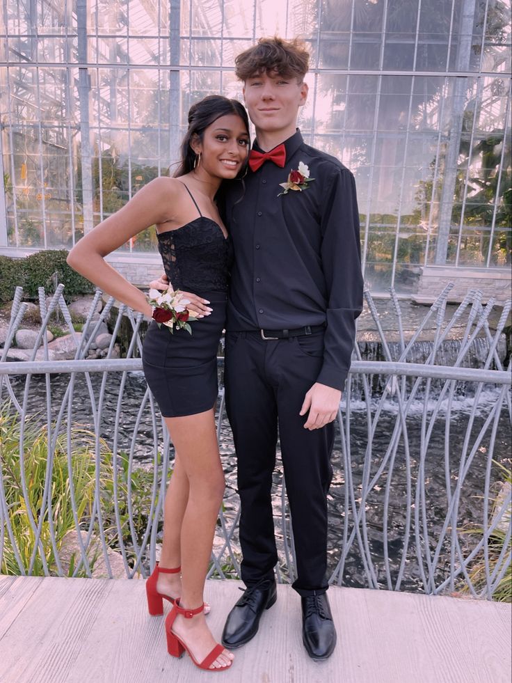 Black Dress With Red Heels, Dress With Red Heels, Black Dress Red Heels, Black Suit Red Tie, White Hoco Dress, Guys Prom Outfit, Black Hoco Dresses, All Black Suit, Prom Pictures Couples