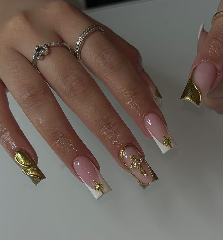 Gold Gems On Nails, French Nails With Gold Accent, White And Gold Short Nails, White And Gold Square Nails, Quince Nails Gold, Simple French Tip Nails With Design, White And Gold Acrylics, Gold And White Nail Designs, Gold Birthday Nails