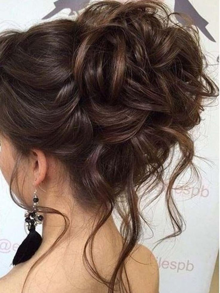 Messy Curly Hair, Curly Bun Hairstyles, Formal Ideas, Bun Hair Piece, Formal Makeup, Ball Hairstyles, Formal Hair, Wedding Guest Hairstyles, Easy Updos