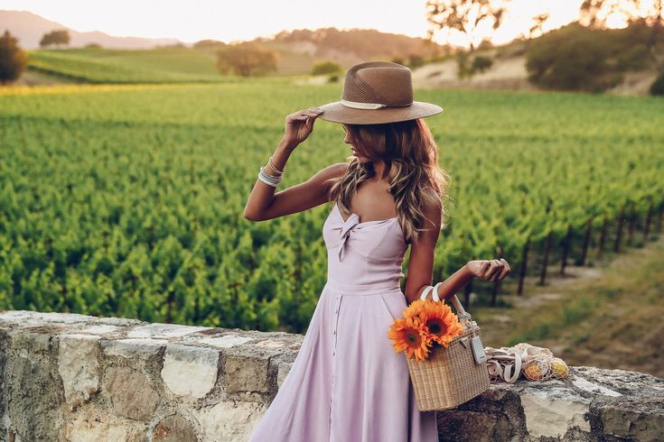 Country Style Living, Wine Tasting Outfit, Short Frocks, Wineries Outfit, Viva Luxury, California Outfits, Pink Wine, Summer Wedding Outfits, Lavender Dresses