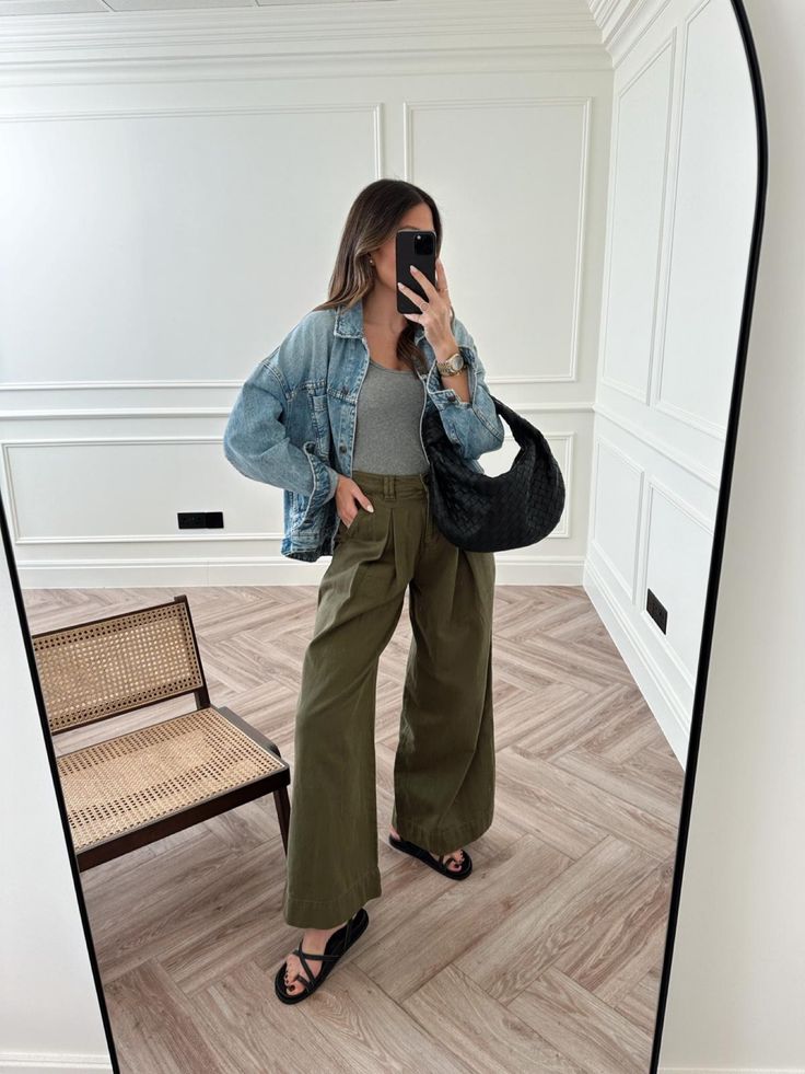 Green Wide Leg Pants Outfit, Green Trousers Outfit, Army Outfit, Wide Leg Trousers Outfit, Green Pants Outfit, Wide Leg Pants Outfit, Army Green Pants, Winter Pants Outfit, Pants Outfit Casual