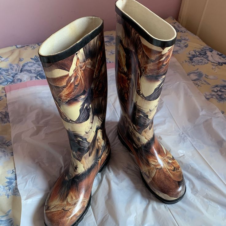 Beautiful Horse Printed Rain Boots! Brand New, Never Worn! If You Have Any Questions Please Ask! Horse Rain, Beautiful Horse, Horse Print, Beautiful Horses, Winter Rain, Rain Boots, Size 6, Women Shoes, Brand New