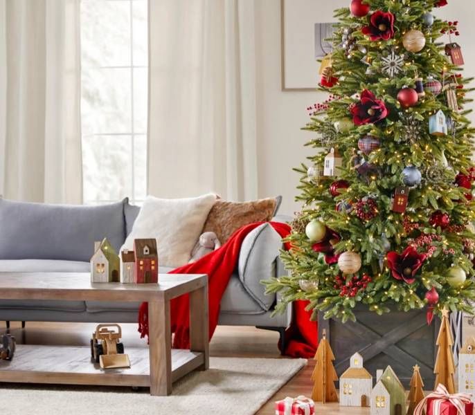 a decorated christmas tree in a living room