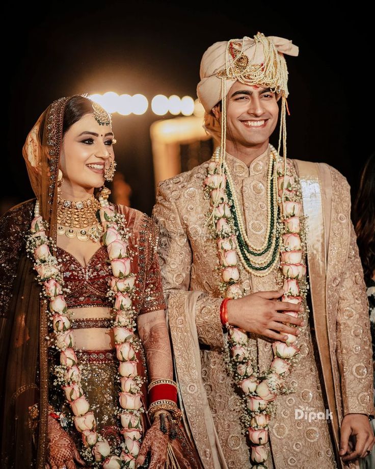 Wedding Outfits For Couples, Bride And Groom Indian Wedding Outfit, Groom Indian Wedding Outfits, Jaipur Wedding, Outfits For Couples, Wedding Outfits For Groom, Bride And Groom Outfits, Couple Wedding Dress, Indian Bride Outfits